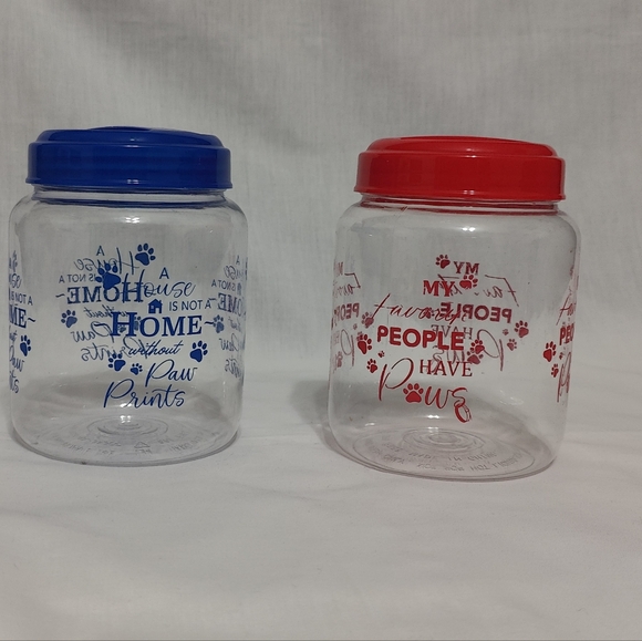 Set of Two BPA Free Plastic Containers For Pet Treats/Food - Picture 2 of 4